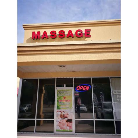 massage parlor near e|About